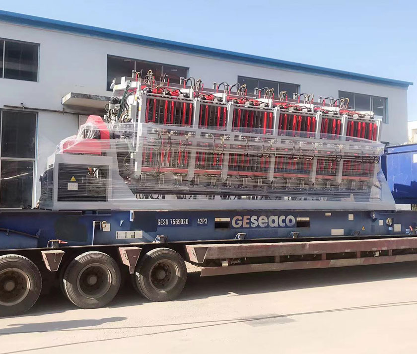 四面旋转拼板机